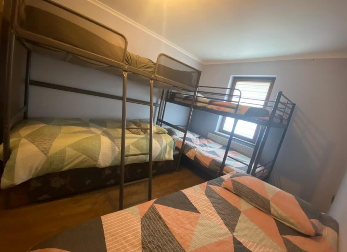 Airport To Sleep, Kitchen Only 7 Days Reservation Guest house Dublin