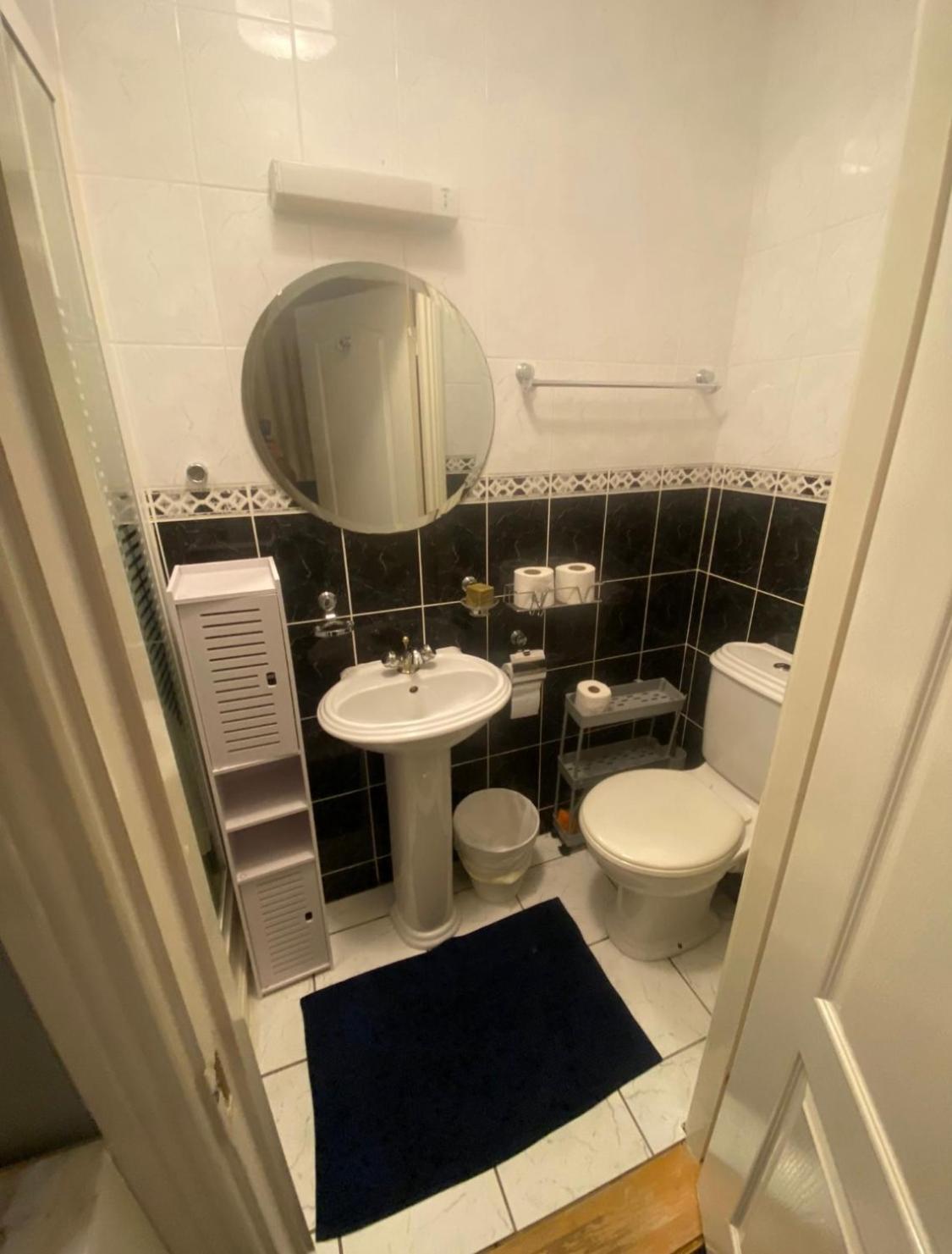 Guest house Airport To Sleep, Kitchen Only 7 Days Reservation *