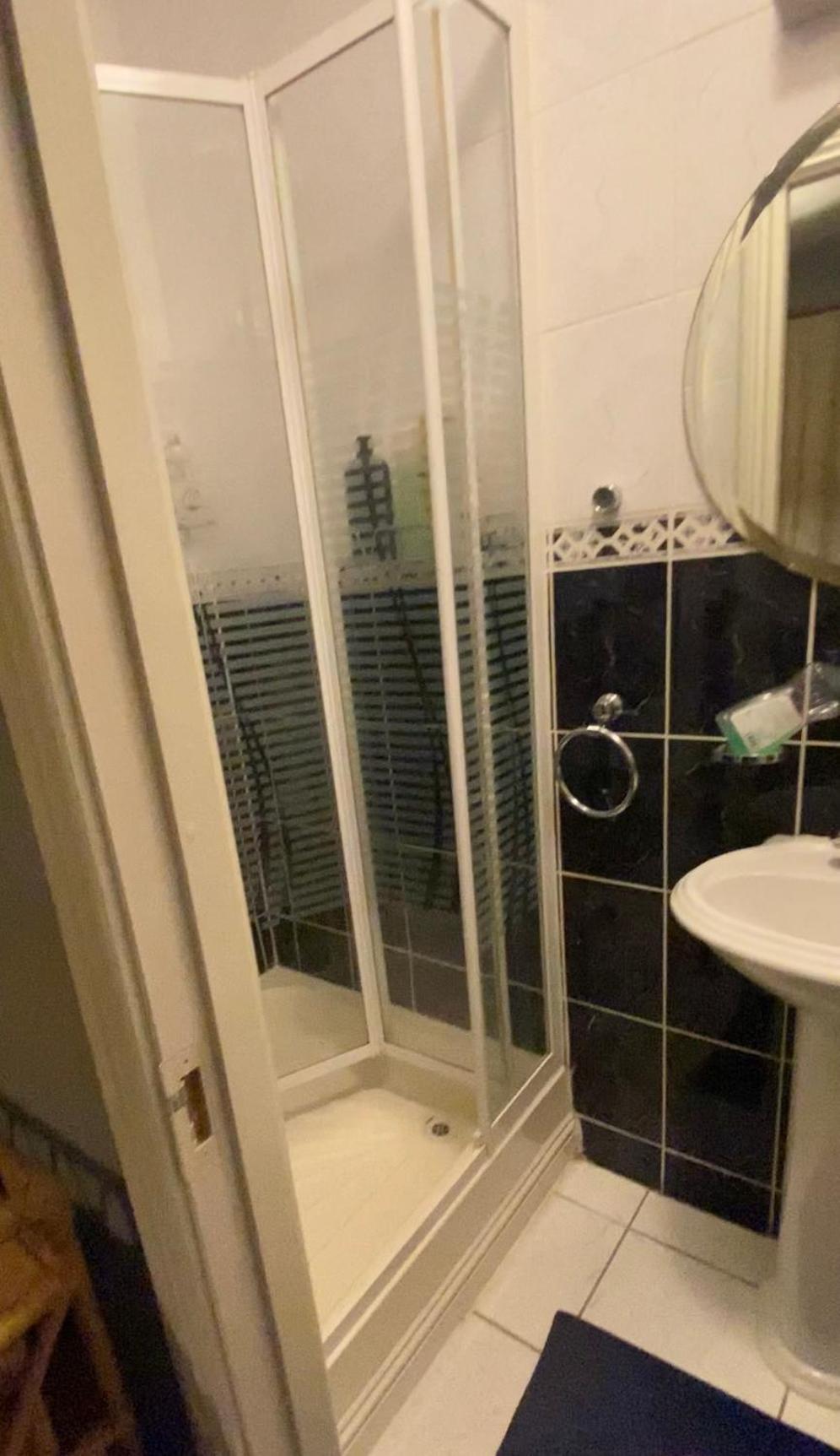 Airport To Sleep, Kitchen Only 7 Days Reservation Guest house Dublin
